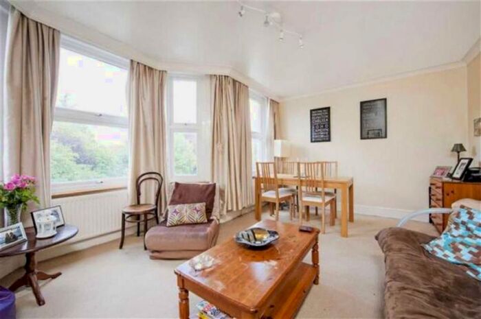 2 Bedroom Flat To Rent In Fulham Palace Road, Putney Bridge, London SW6