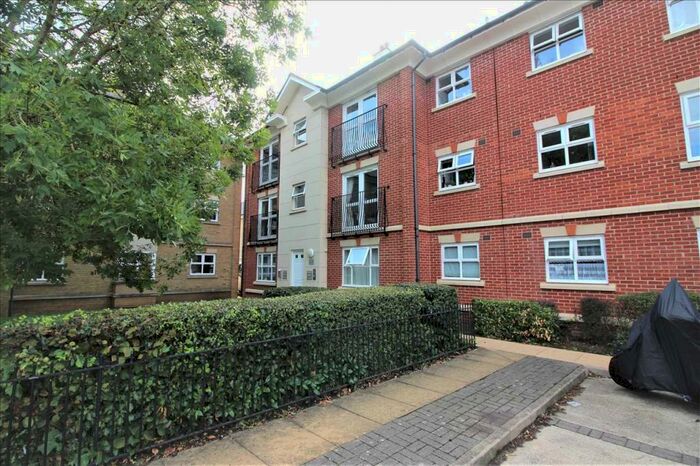 1 Bedroom Apartment To Rent In Top Floor Apartment - Chelmsford, CM2