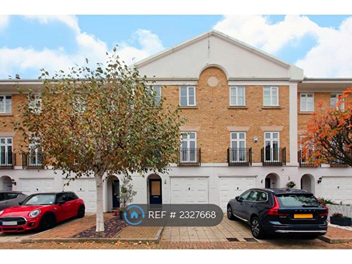 4 Bedroom Terraced House To Rent In Bevin Square, London, SW17