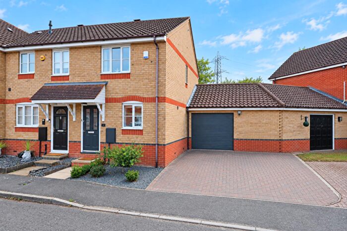 2 Bedroom End Of Terrace House For Sale In Heron Close, Rayleigh, SS6