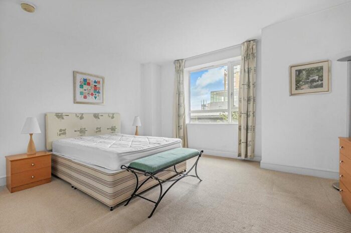 1 Bedroom Flat For Sale In Hanover House, Westferry Circus, E14