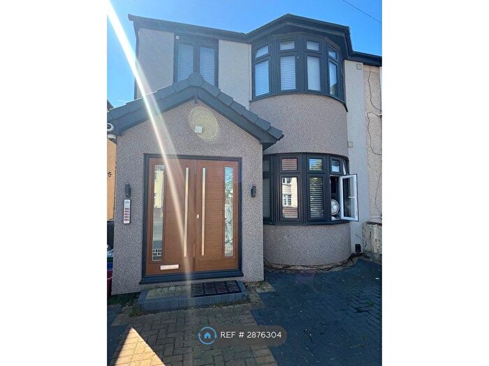 5 Bedroom Semi Detached House To Rent In North Drive, Hounslow, TW3