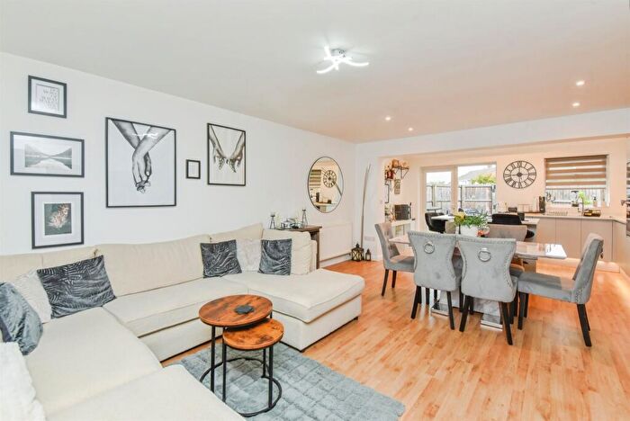 2 Bedroom End Of Terrace House For Sale In Ludlow Close, Westbury, BA13