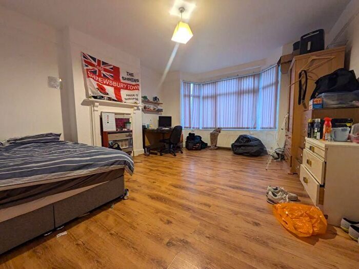 7 Bedroom Semi Detached House To Rent In Park Road, Nottingham, NG9