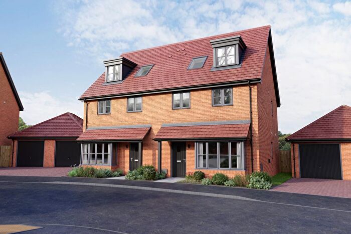 4 Bedroom Semi-detached House For Sale In Ingatestone Grove, Roman Road, CM4
