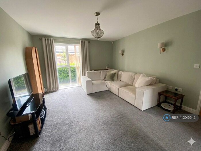 1 Bedroom Flat To Rent In Champness Road, Barking, IG11