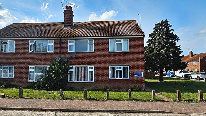 1 Bedroom Flat For Sale In Swalecliffe Court Drive, Swalecliffe, Whitstable, CT5