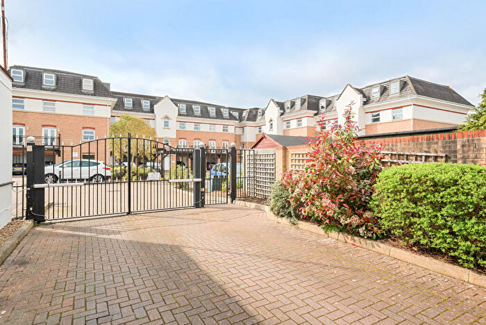 2 Bedroom Flat To Rent In Hipley Street, Old Woking, Woking, GU22