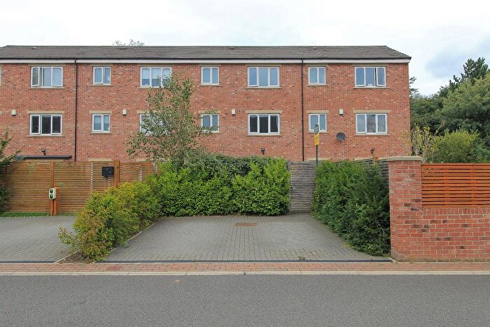 4 Bedroom Town House For Sale In Church Grove, Altofts, Normanton, WF6
