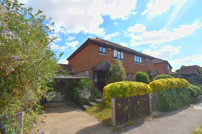 3 Bedroom Semi-Detached House To Rent In Cherry Avenue, Swanley, BR8