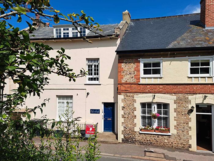 1 Bedroom Flat To Rent In Silver Street, Lyme Regis, Dorset, DT7