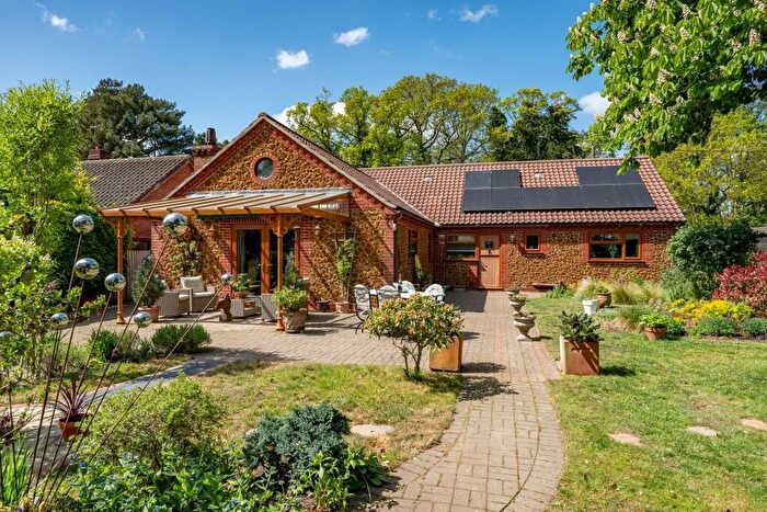 4 Bedroom Detached Bungalow For Sale In Leziate, Kings Lynn, PE32