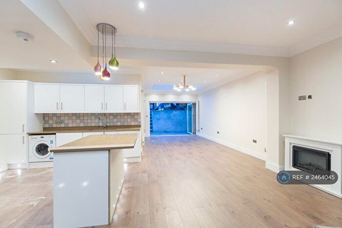 3 Bedroom Flat To Rent In Abercorn Place, London, NW8