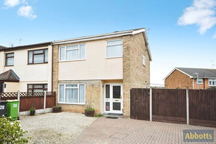 3 Bedroom Semi Detached House For Sale In The Approach, Rayleigh, Essex, SS6