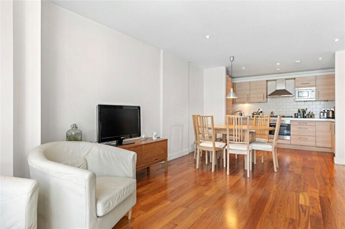 2 Bedroom Apartment To Rent In Clerkenwell Road, Clerkenwell, London, EC1M