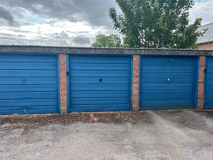 Garage / Parking To Rent In Atherton Road, Hungerford, RG17