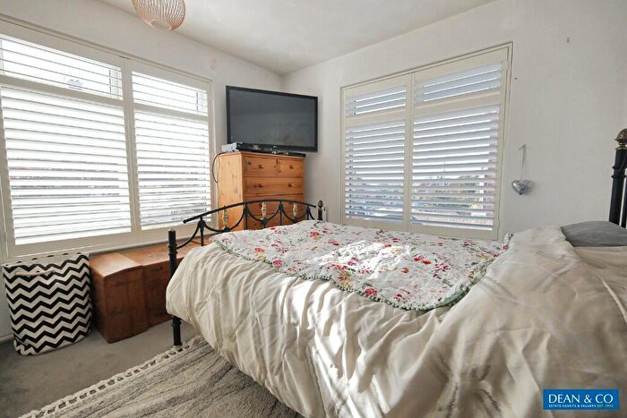 2 Bedroom Flat For Sale In Sherbourne Road, Hove, East Sussex, BN3