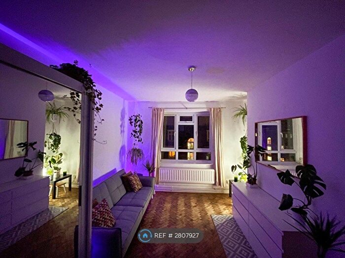 2 Bedroom Flat To Rent In Clapham Common, London, SW4