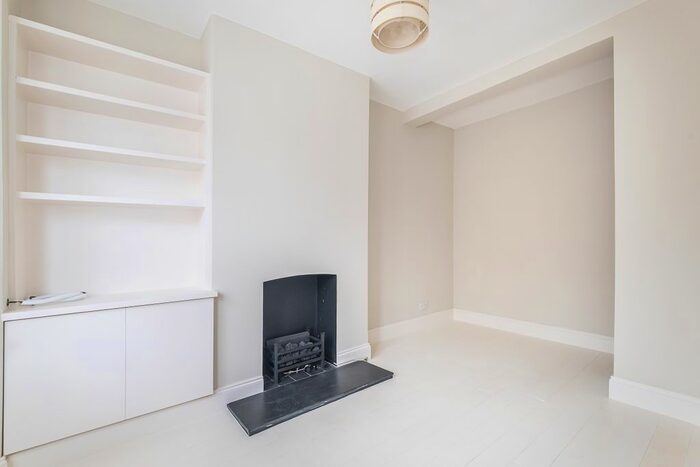 1 Bedroom Flat To Rent In Bective Place, London, SW15