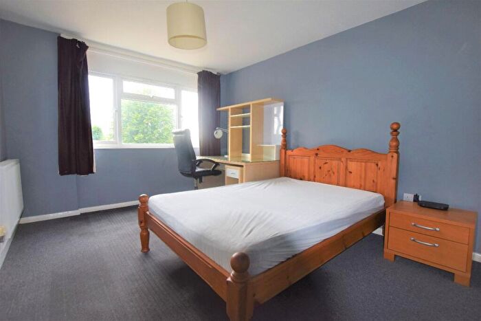 3 Bedroom Flat To Rent In Wemyss Court (Near Cccu), CT1