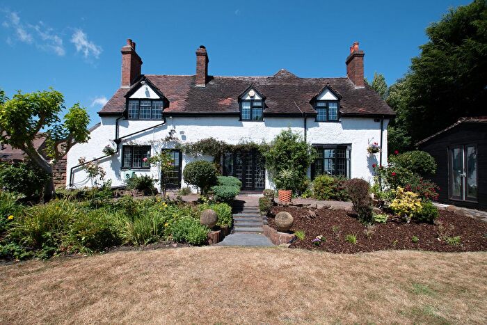 4 Bedroom Detached House For Sale In Mucklow Hill, Halesowen, B62