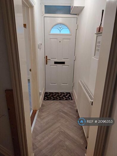 4 Bedroom Terraced House To Rent In East Street, Chatham, ME4