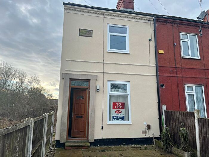 2 Bedroom End Of Terrace House To Rent In Carr Lane, Pontefract, WF9