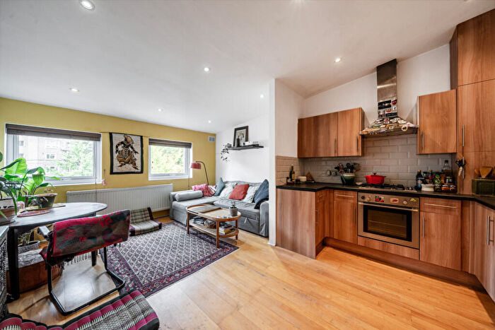 1 Bedroom Apartment For Sale In East Dulwich Road, London, SE15