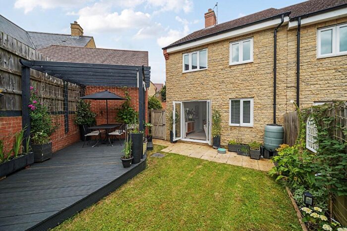 3 Bedroom Semi-Detached House For Sale In Russ Avenue, Faringdon, Oxfordshire, SN7