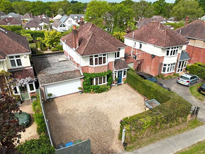 3 Bedroom Detached House For Sale In Gravel Hill, Wimborne, Dorset, BH21