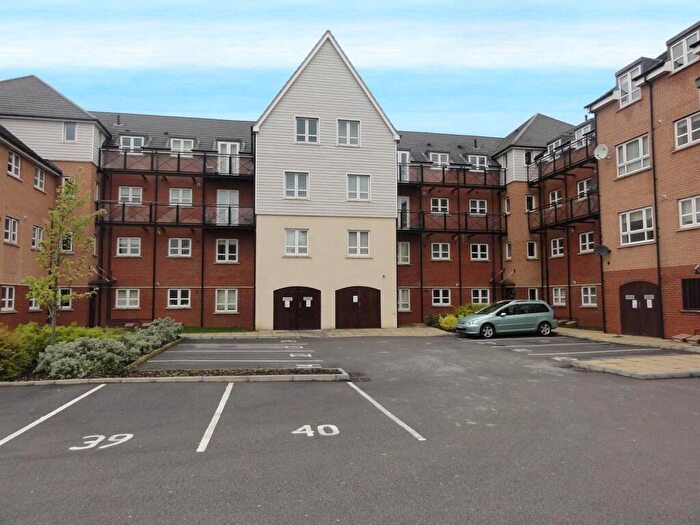 2 Bedroom Apartment For Sale In River View, Northampton, NN4