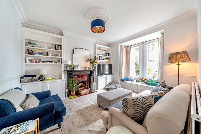 4 Bedroom Semi Detached House For Sale In Barrow Road, Streatham, London, SW16