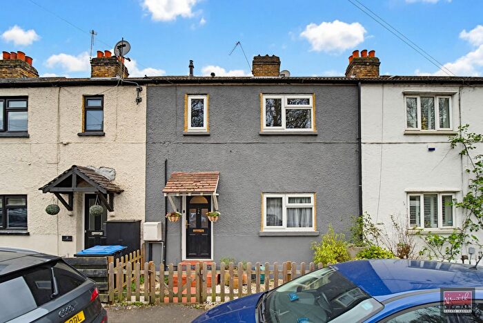 3 Bedroom Cottage For Sale In Medlake Road, Egham, TW20