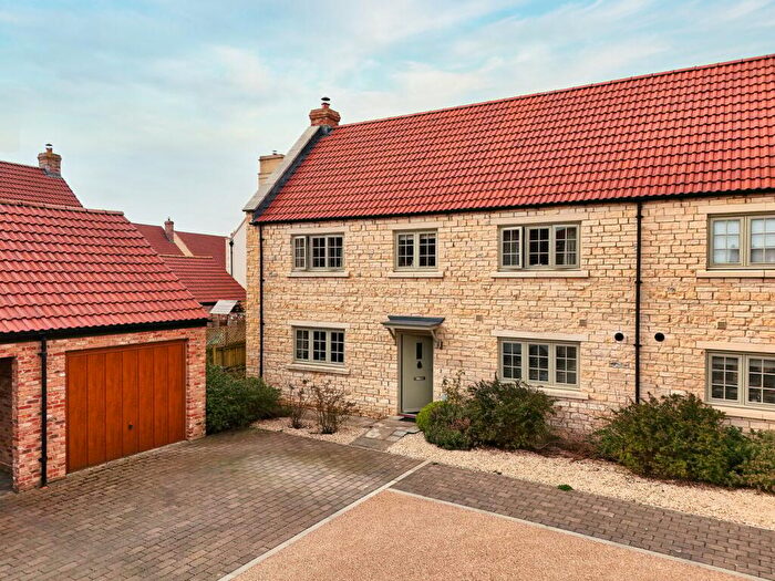 3 Bedroom Semi-Detached House For Sale In Turnstone Close, Rode, BA11