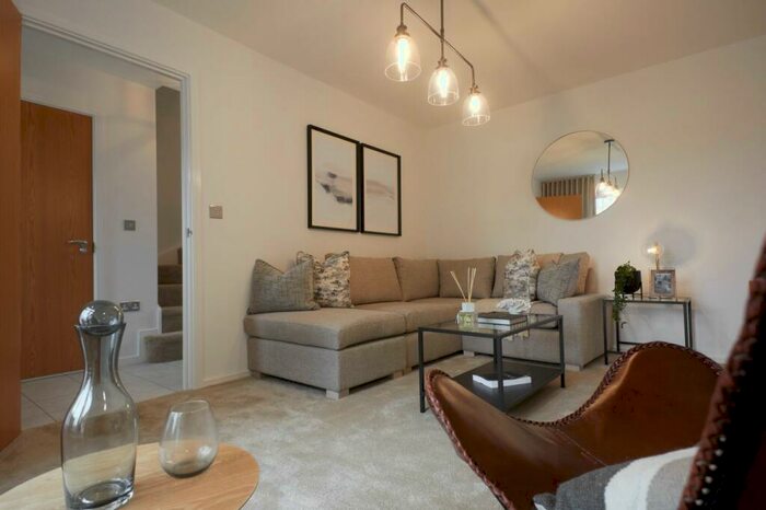 3 Bedroom House To Rent In Redstart Place, Nottinghamshire, S81