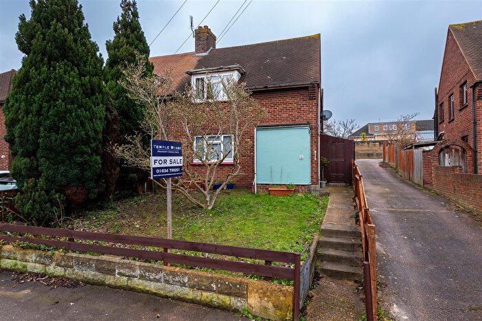 3 Bedroom Semi Detached House For Sale In St. Davids Crescent, Gravesend, DA12