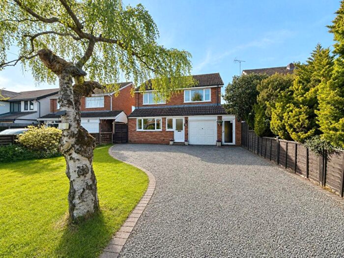 3 Bedroom Detached House For Sale In Earlswood Common, Earlswood, Solihull, B94