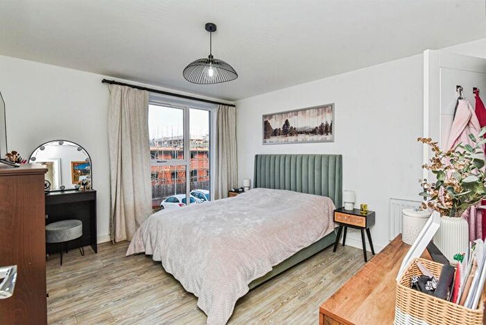 2 Bedroom Flat For Sale In Foundry Lane, Chippenham, SN15