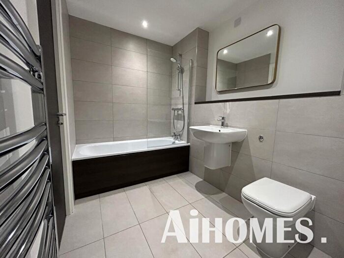 2 Bedroom Flat To Rent In Downtown, Woden Street, Salford, M5