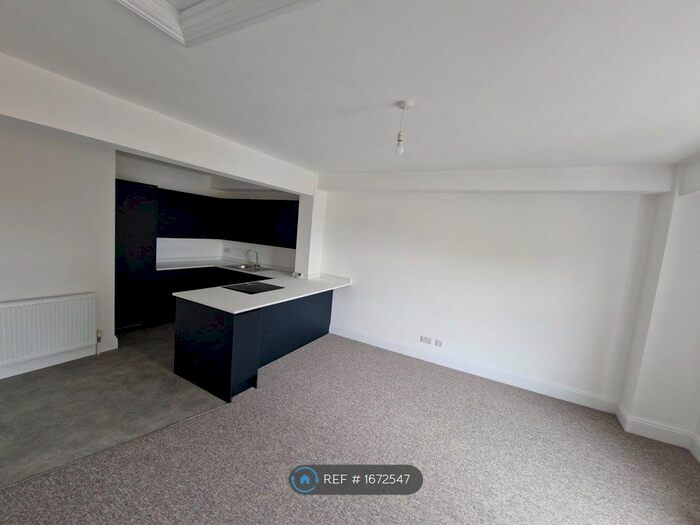 2 Bedroom Flat To Rent In Second Floor, Redland, Bristol, BS6