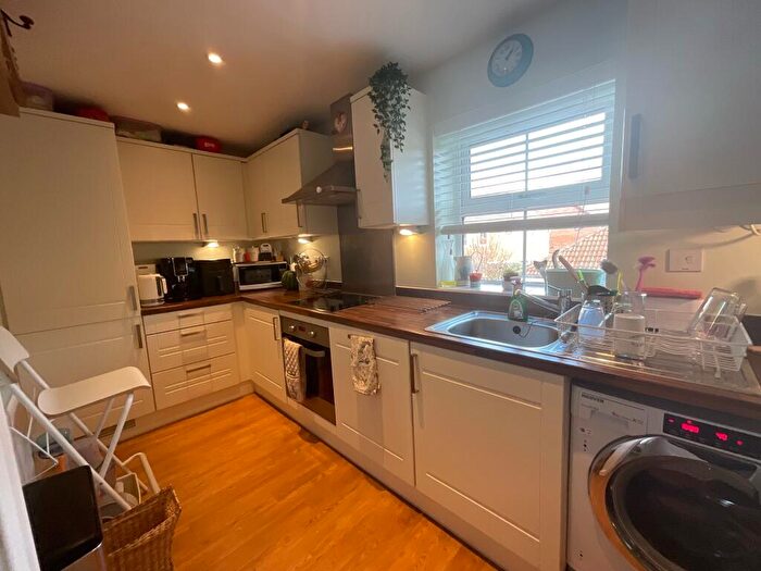 2 Bedroom House To Rent In Montreal Drive, Waterlooville, PO7