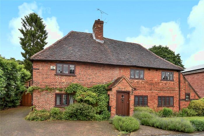 4 Bedroom Detached House To Rent In Cypress Way, Blackwater, Camberley, Surrey, GU17