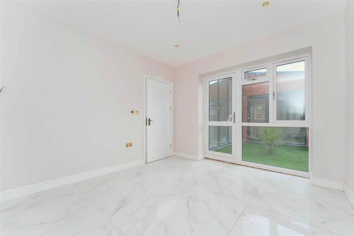 2 Bedroom Semi-Detached Bungalow For Sale In Beaufort Gardens, Heston, Hounslow, TW5