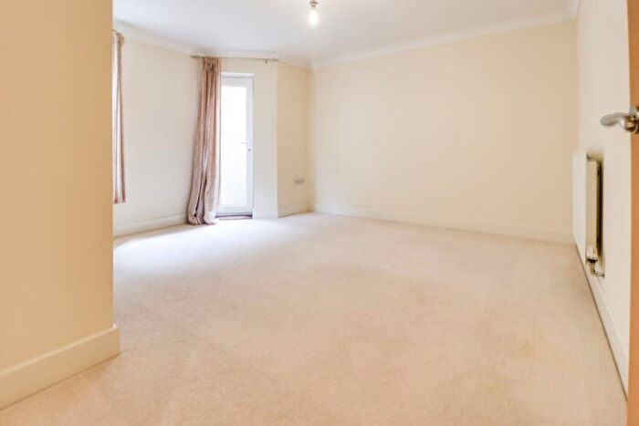 2 Bedroom Apartment To Rent In St Matthews Gardens, CB1