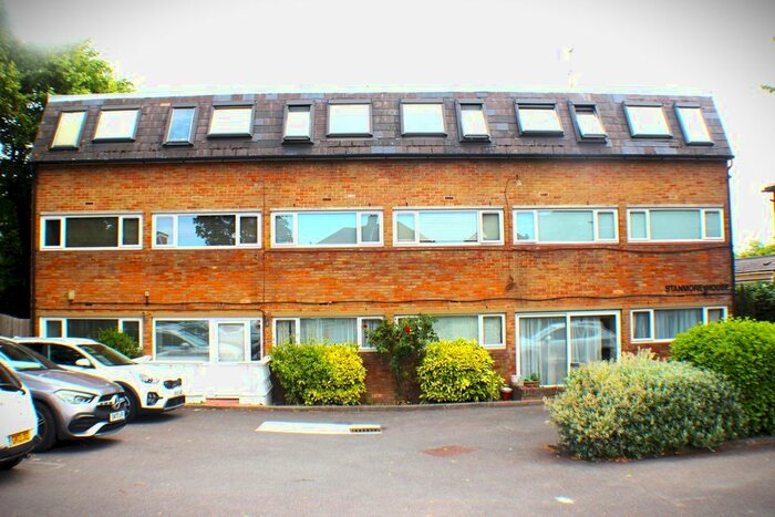 2 Bedroom Flat To Rent In Burnt Ash Hill, London, SE12