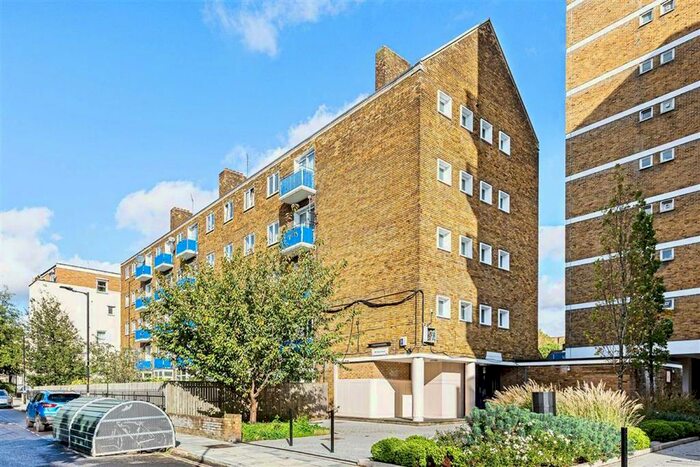2 Bedroom Flat To Rent In Burbage Close, London, SE1