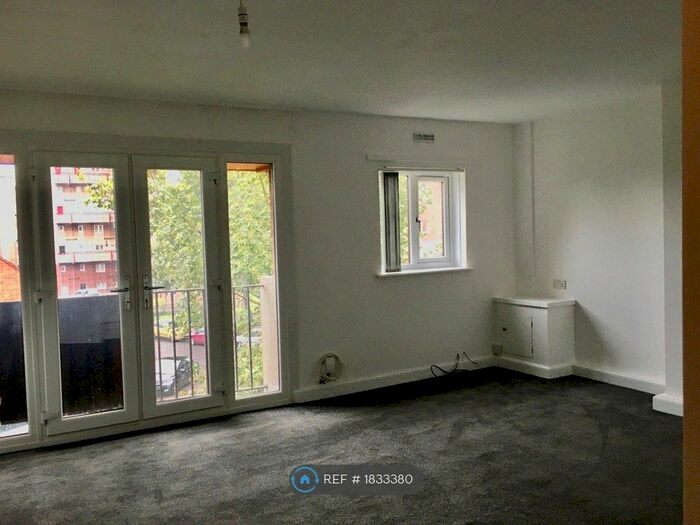 3 Bedroom Flat To Rent In Blackrock Road, Birmingham, B23