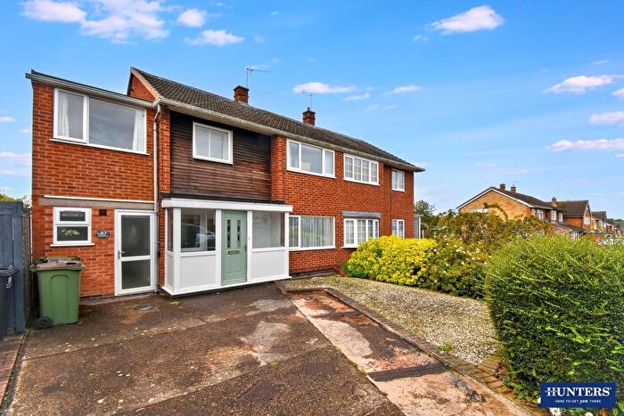 4 Bedroom Semi-Detached House For Sale In Horsewell Lane, Wigston, LE18