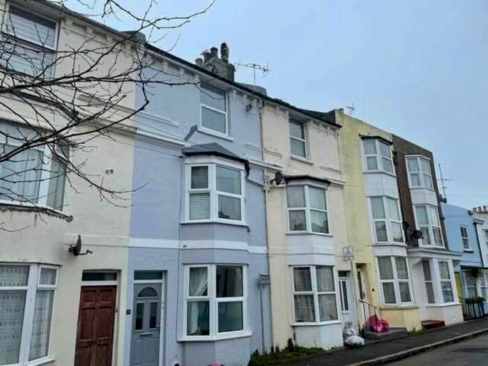 1 Bedroom Apartment To Rent In Brook Street, Hastings, TN34