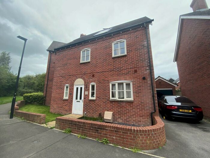 3 Bedroom Terraced House For Sale In Badger Walk, Shaftesbury, Dorset, SP7